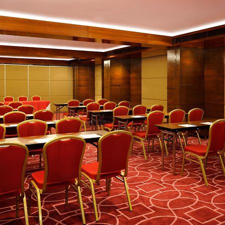 Four Points By Sheraton Ahmedabad Exterior foto