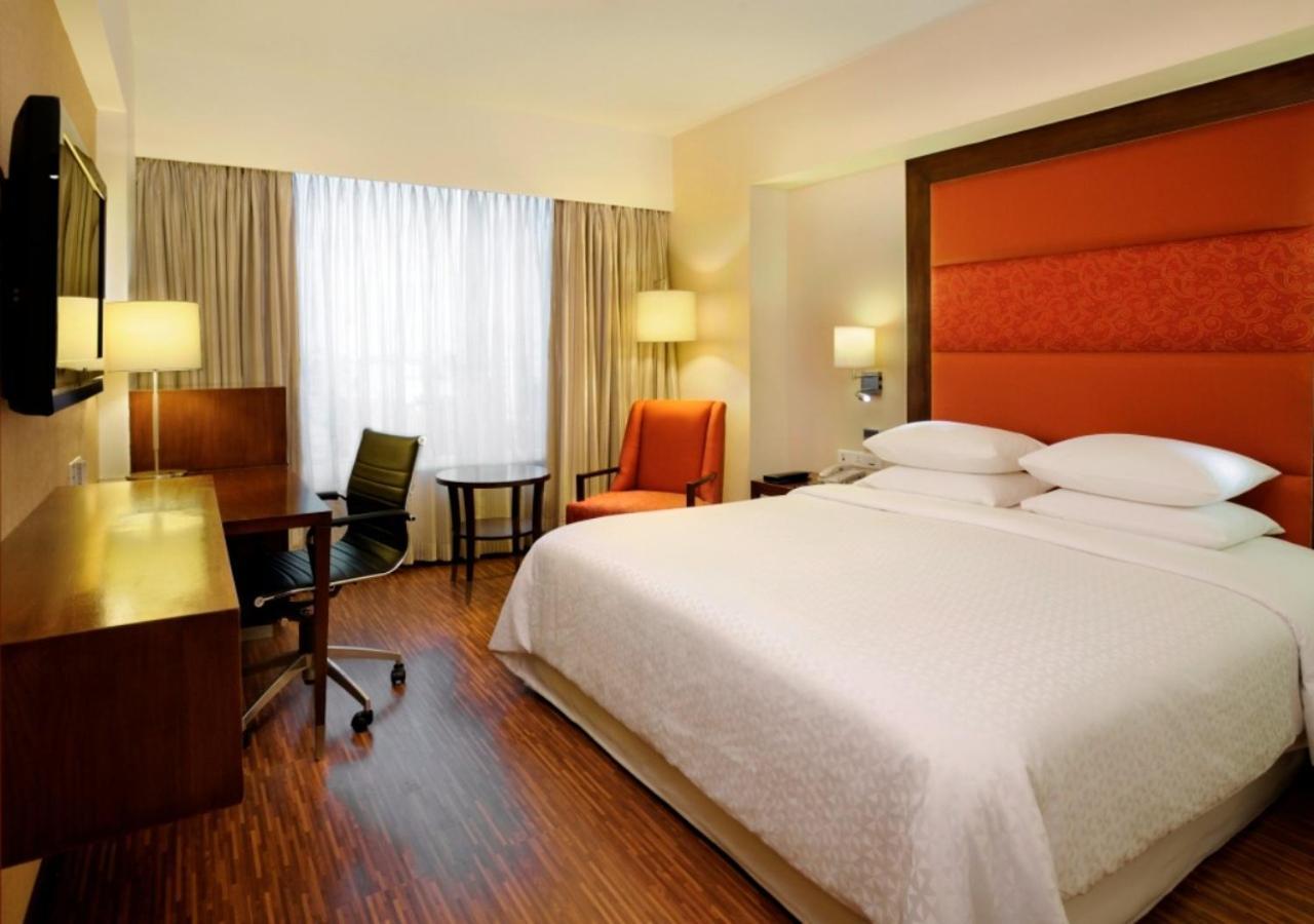 Four Points By Sheraton Ahmedabad Exterior foto