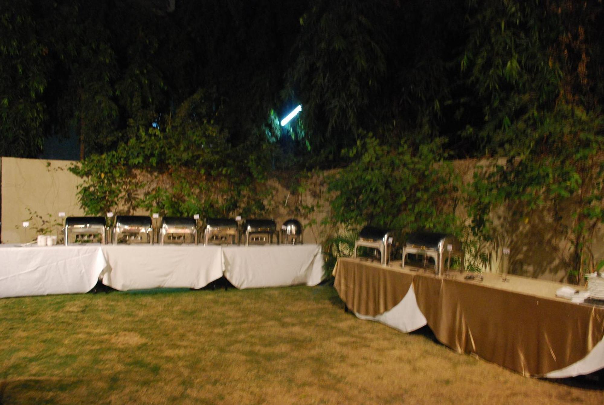 Four Points By Sheraton Ahmedabad Exterior foto
