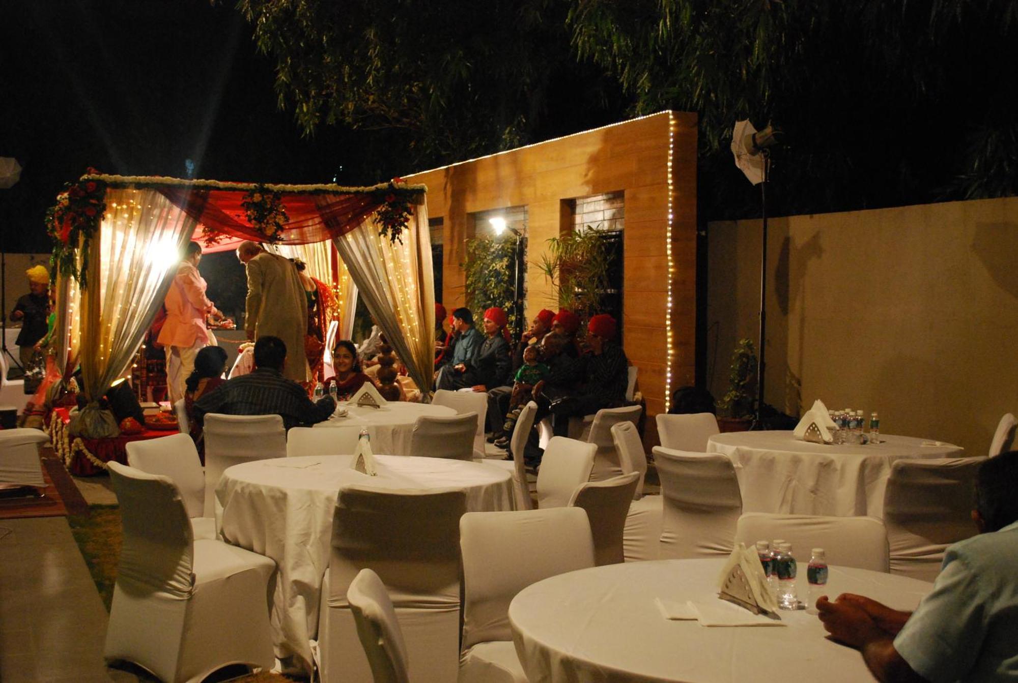 Four Points By Sheraton Ahmedabad Exterior foto