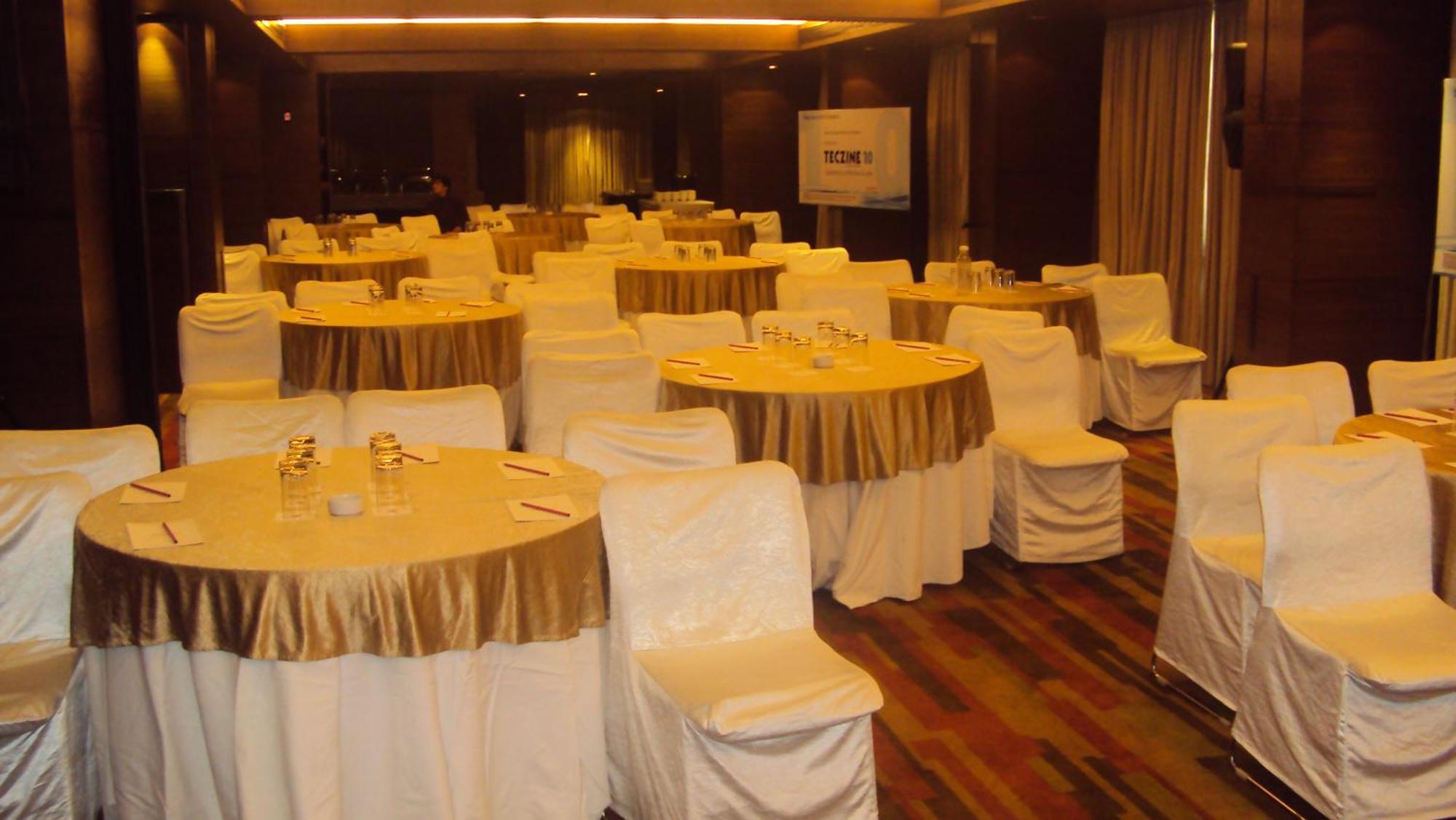 Four Points By Sheraton Ahmedabad Exterior foto