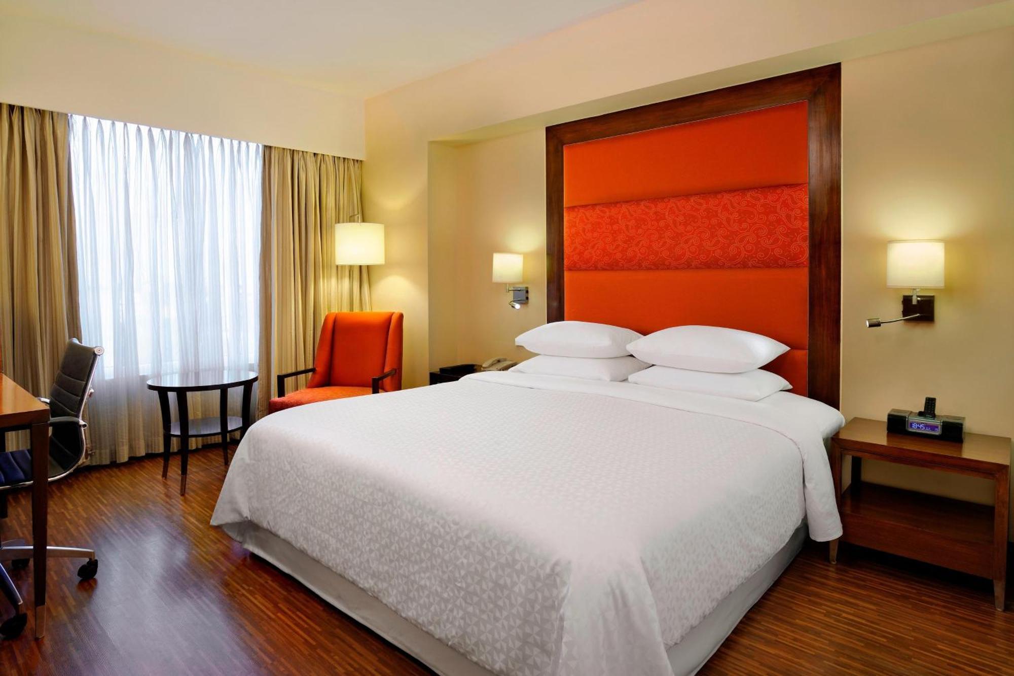Four Points By Sheraton Ahmedabad Exterior foto